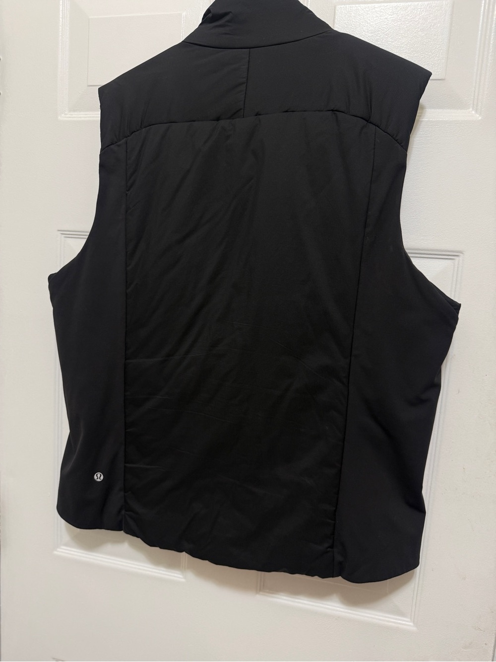 Lululemon Men's Insulated Black Puffer Vest I excellent conditions - Picture 10 of 15